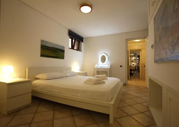 Appia Antica 2br With Swimming Pool *