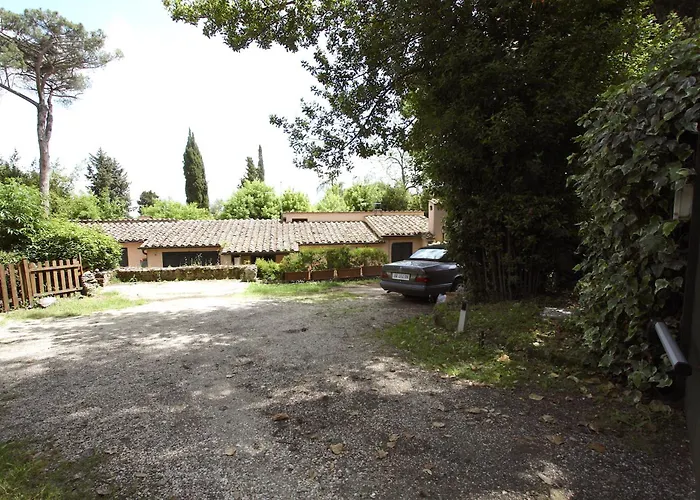 Appia Antica 2br With Swimming Pool